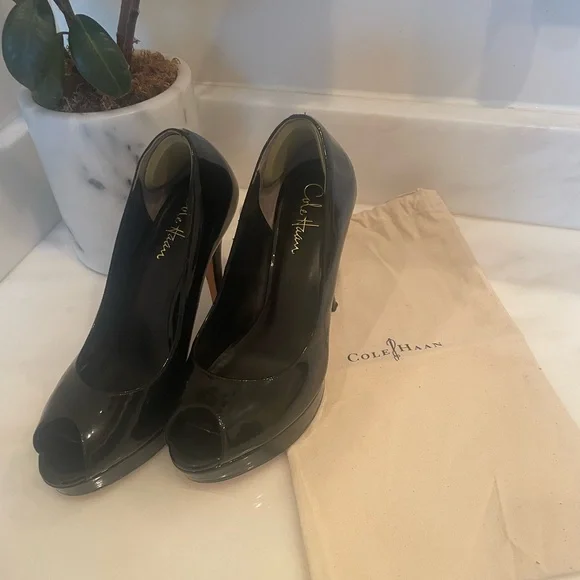 Cole Haan, Nike Air Black Peep Toe Heels, Size 8 - Picture 4 of 7